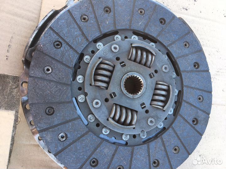 Сцепление в сборе с маховиком