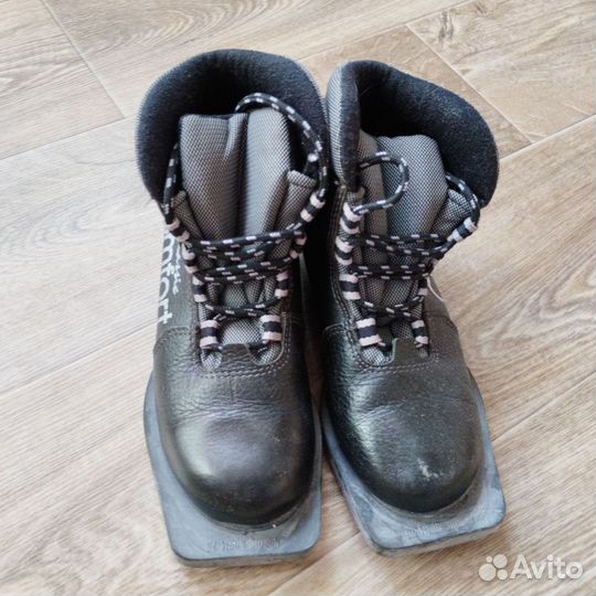 Лыжные ботинки классические