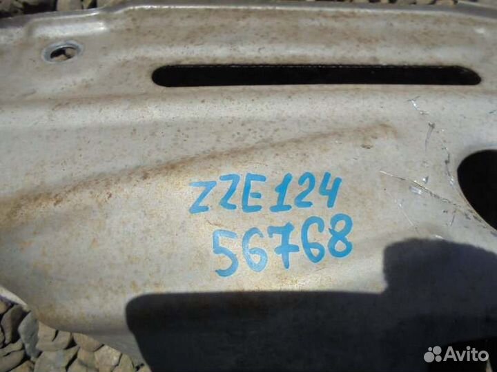 Кожух выпускного коллектора Toyota Corolla Runx