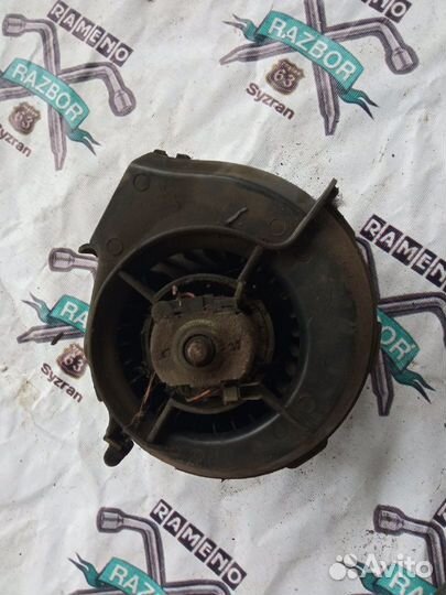 Моторчик отопителя Volkswagen Passat B2