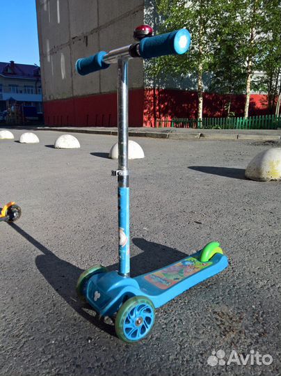 Самокат детский трехколесный со светящимися колеса