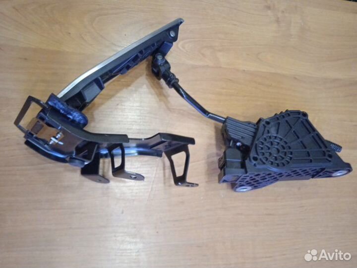 Педаль газа Honda Accord седан R20A3 2009