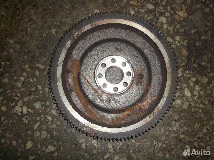 Маховик двигателя