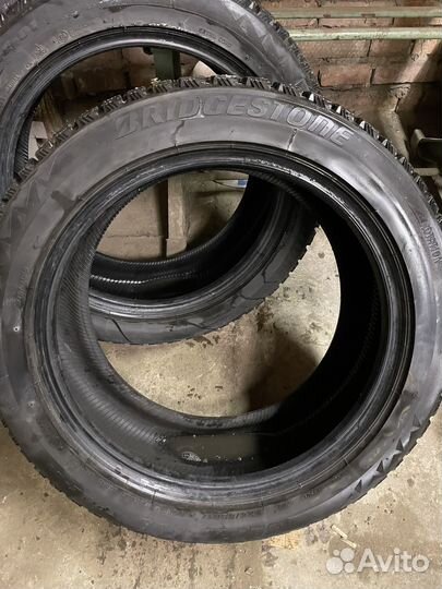 Bridgestone Blizzak Spike-01 225/50 R17 98G