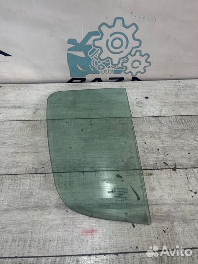 Форточка задней правой двери Renault Sandero Stepw