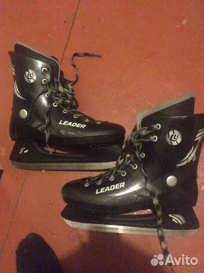 Коньки хоккейные Leader