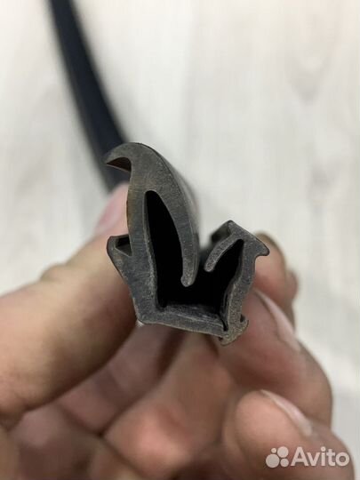 Уплотнитель зад проема стекла двери Kia RIO 3 Прав