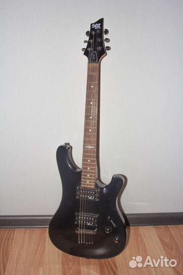 Комплект гитара + комбоусилитель + аксессуары