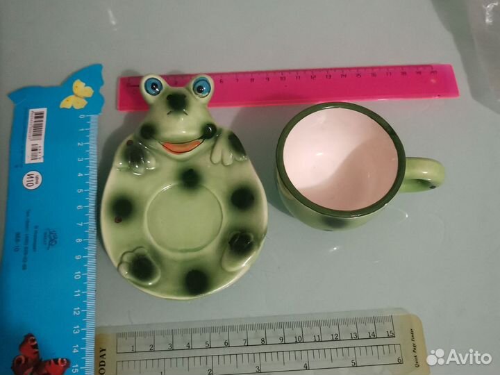 Лягушка и Запчасти от киндер сюрприз