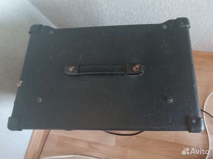 Басовый комбоусилитель Samick 30вт
