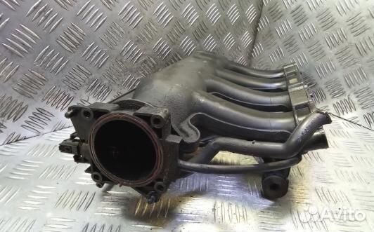 Впускной коллектор бензиновый mercedes benz C-clas