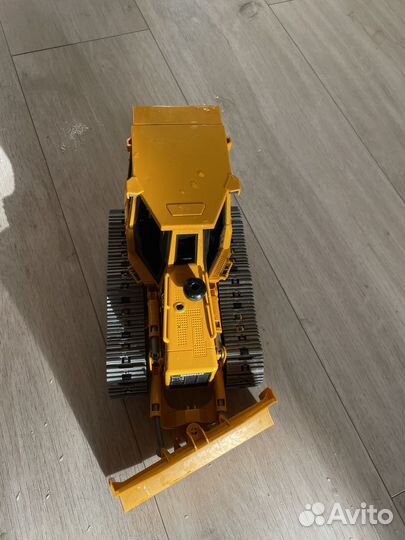 Экскаватор игрушка