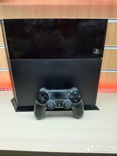 Игровая приставка - PlayStation 4