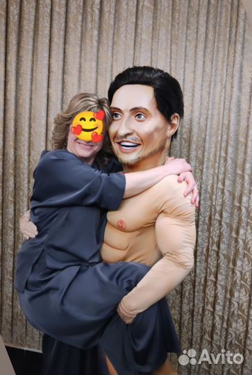 Ростовая кукла Артур Пирожков, Мулатка стриптиз