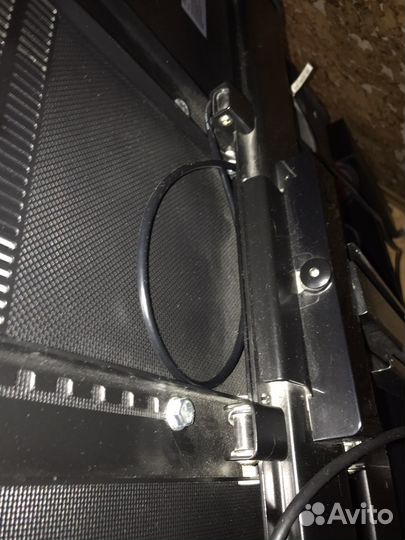 Полка, тумба под телевизор с кронштейном