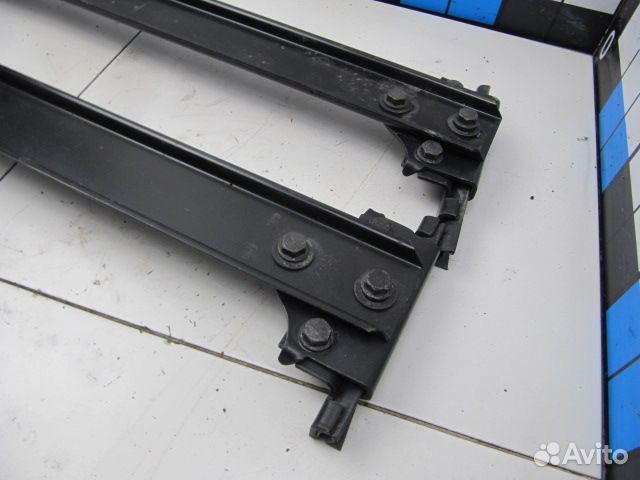 Кронштейн крепления спойлера Mercedes Benz Actros