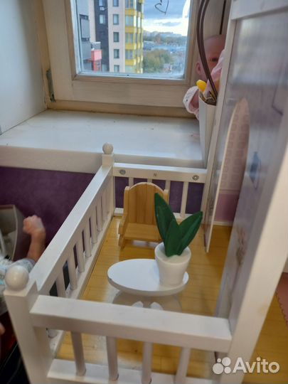 Кукольный домик с мебелью
