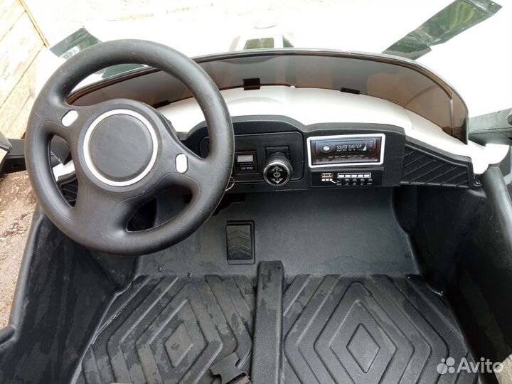 Электромашинка Farfello JC888, белый