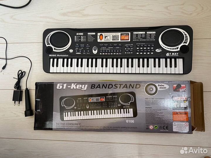 Детский синтезатор с микрофоном новый