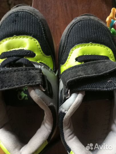 Кроссовки на мальчика б/у