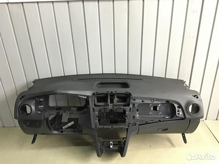 Торпедо Renault Sandero 2014