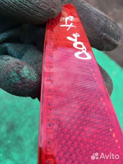 Отражатель в бампер задний левый Lexus RX 4