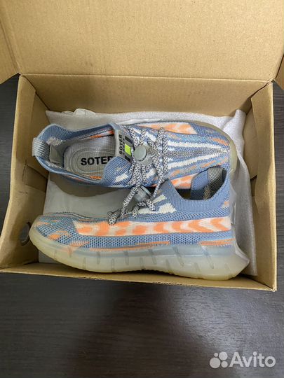 Кроссовки изики 29