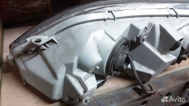 Фара Toyota Mark 2, 110-115 куз