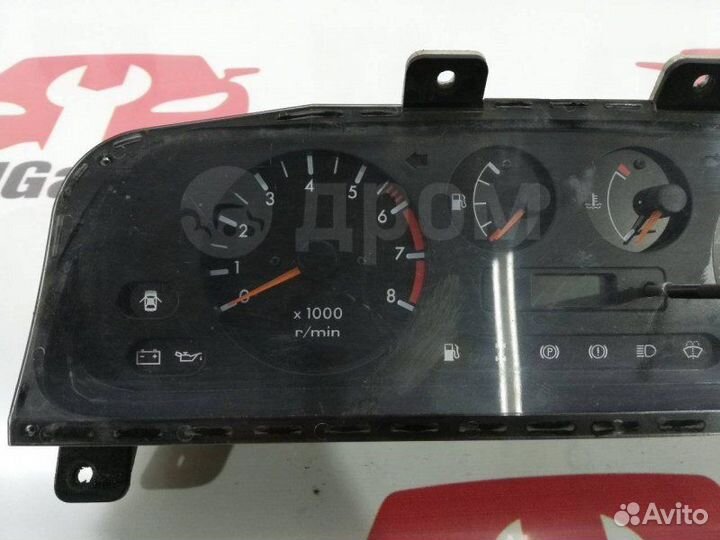 Панель приборов Nissan Terrano 2 R20 KA24E 1994