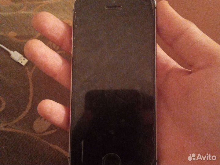 Телефон iPhone 5s