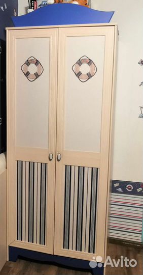 Шкаф, стол, кровать в детскую комнату бу