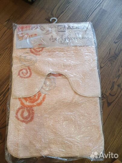 Новый набор ковриков в санузел