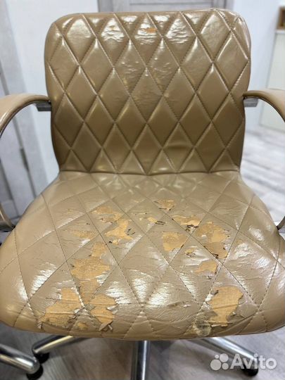 Кожанное кресло