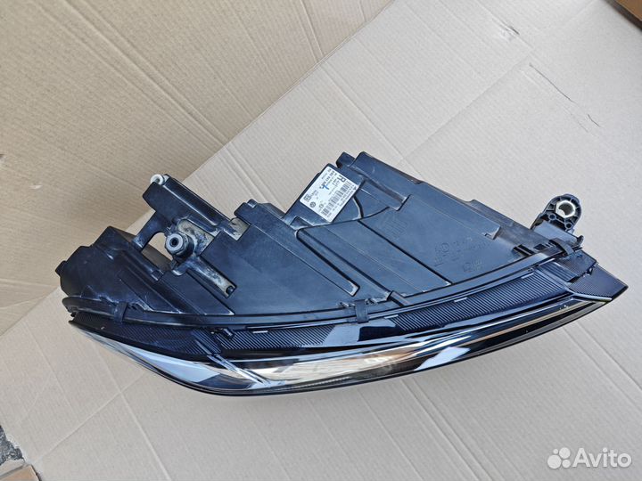 Фара правая LED Volkswagen Polo 6 Liftback