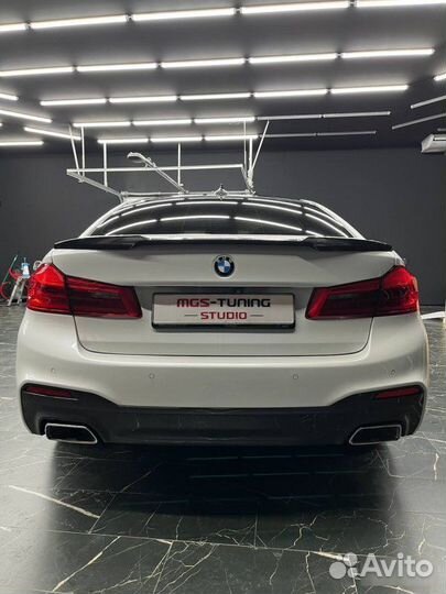 Спойлер M4 Style черный глянец на BMW 5 series G30