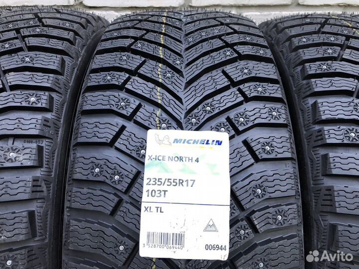 Michelin X-Ice North 4 235/55 R17