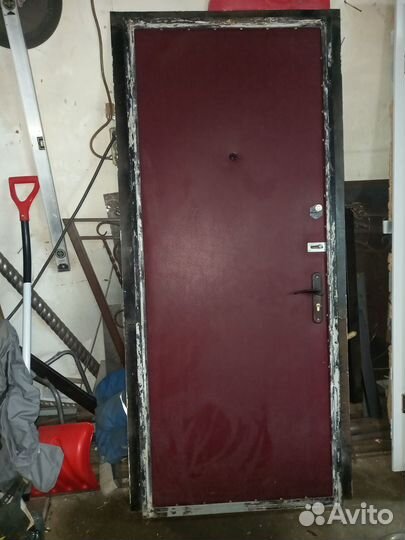 Металлическая дверь бу