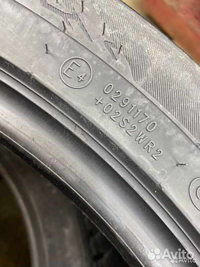 Nokian Tyres Hakkapeliitta 9 285/45 R21 113T