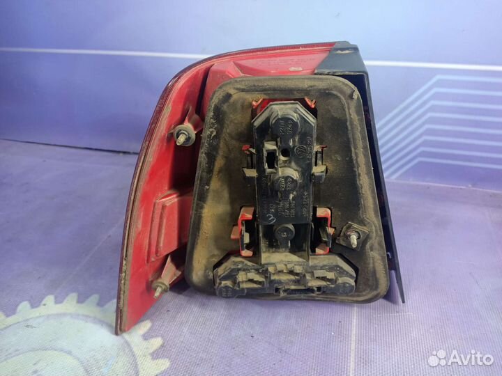 Фонарь задний правый Volkswagen Bora