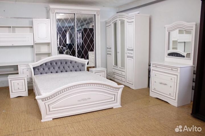 Спальный гарнитур