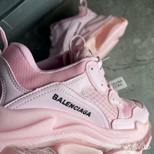 Кроссовки женские Balenciaga розовые