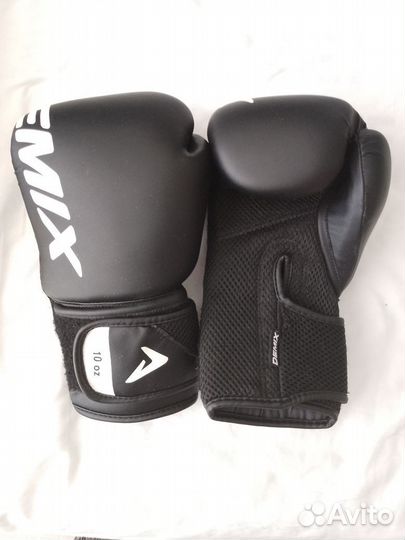 Боксерские перчатки 10 oz Demix