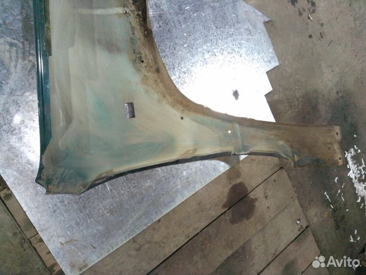 Крылья передние opel monterey под ремонт