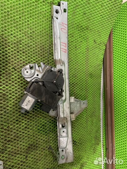 Стеклоподъемник электр передний правый Peugeot 308