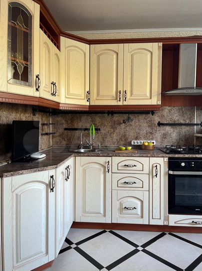 2-к. квартира, 49 м², 1/3 эт.