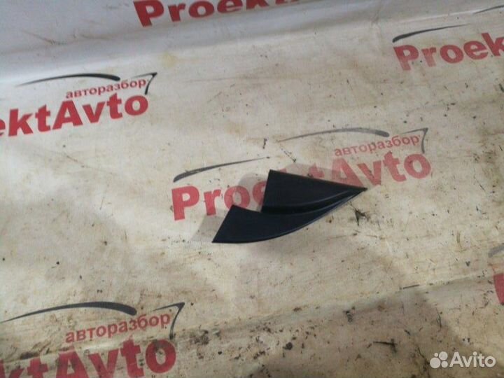 Угловая накладка стекла двери передняя левая Kia