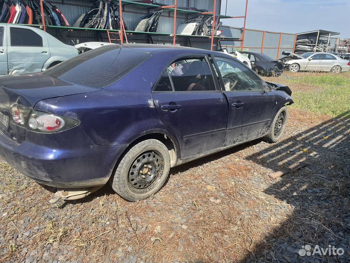 В разборе машина Mazda 6 GG 2.0