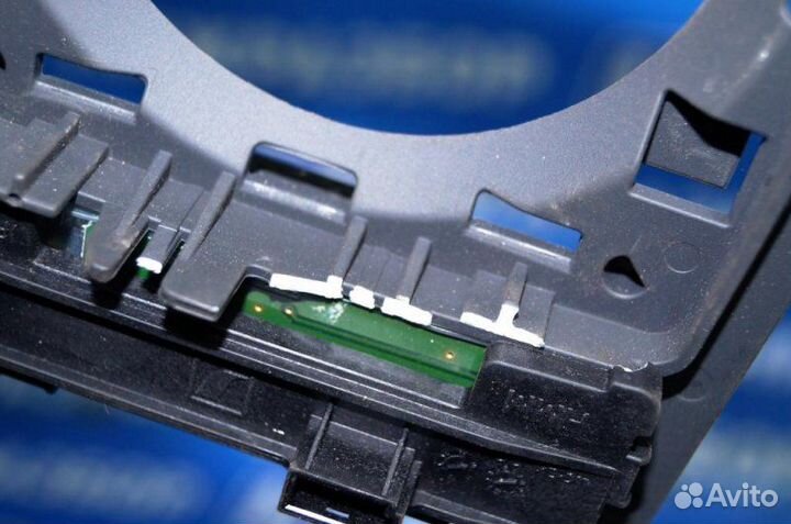 Кнопка многофункциональная Opel Astra H 1.6 Z16XER