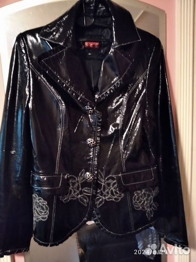 Куртка для девочки лаковая