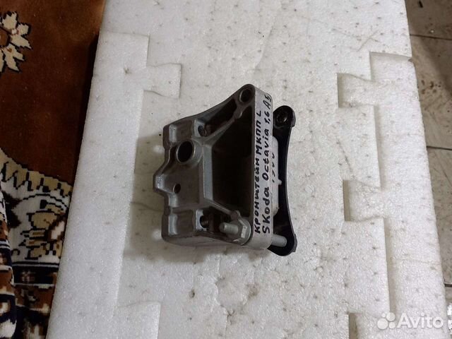 Кронштейн МКПП,L,Skoda Octavia 1,6 A5